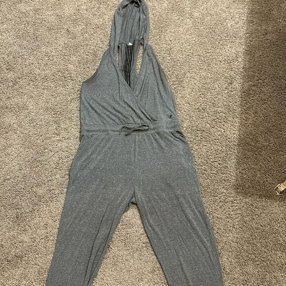 Splendid 1 gray and 1 black jumpsuit. Size M and L - Picture 1 of 8